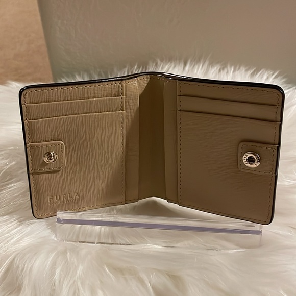 Furla tan Saffiano leather bifold wallet unisex - Picture 6 of 9